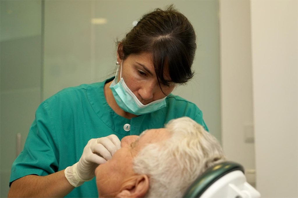 La doctora Piñeiro Abalo se incorpora a Clínica Dental Ferro